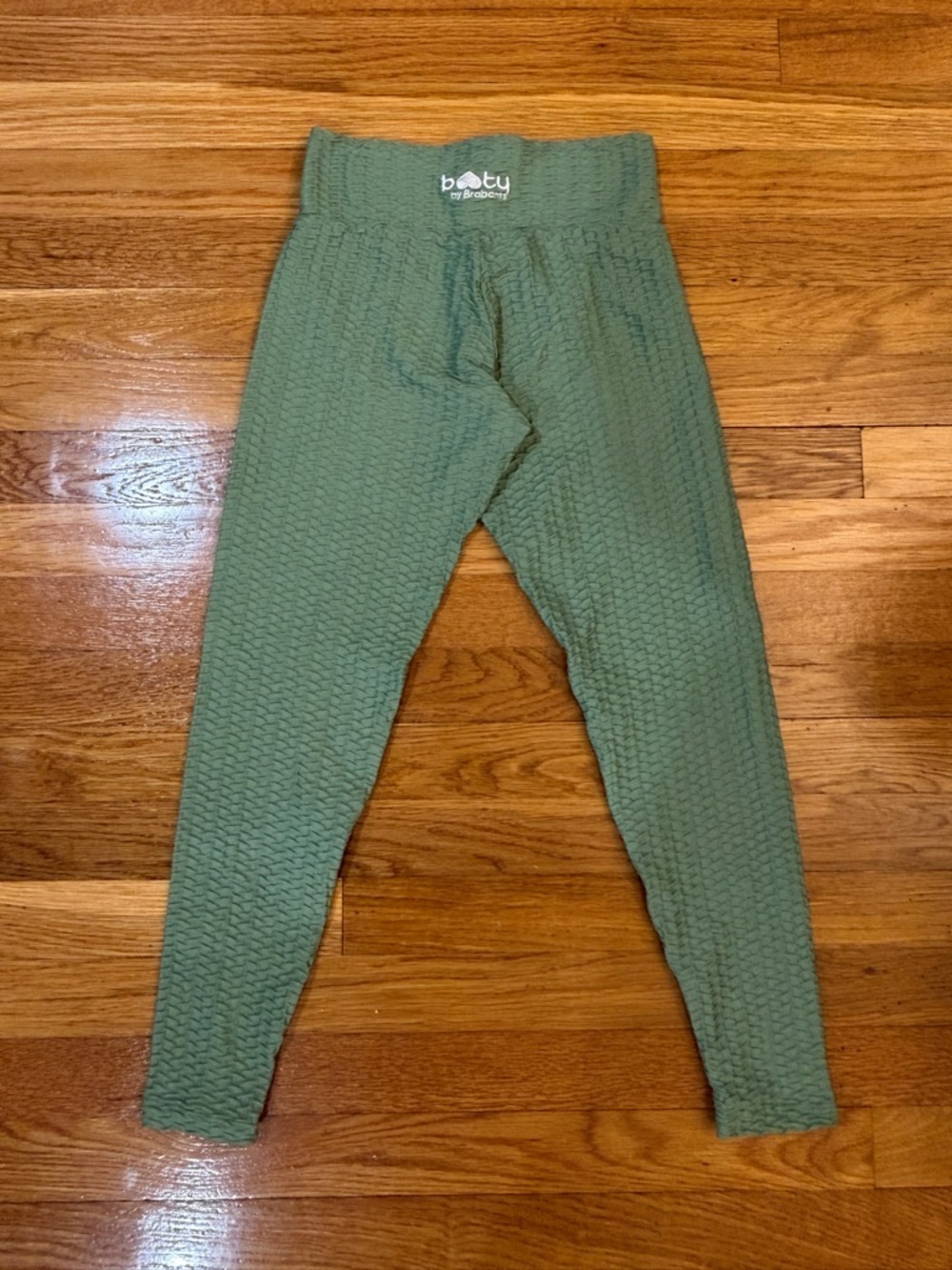 Booty By Brabants Croco Skin Seamless Cropped Leggings in Sage Green - One Size